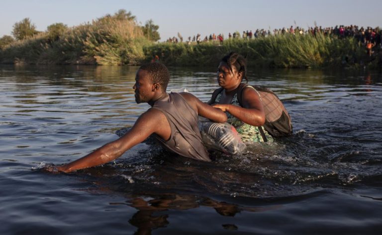 EEUU defiende expulsión masiva de migrantes haitianos
