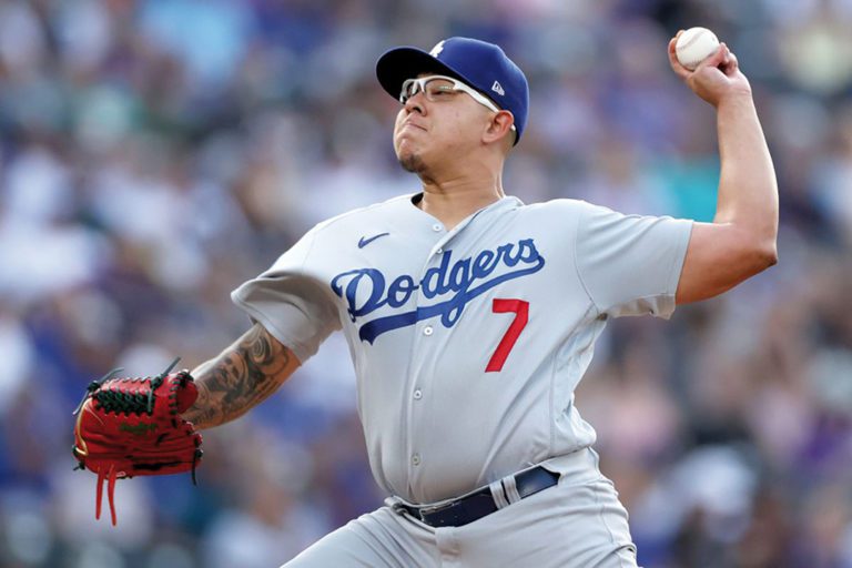 Mexicano Julio Urías comanda las mayores