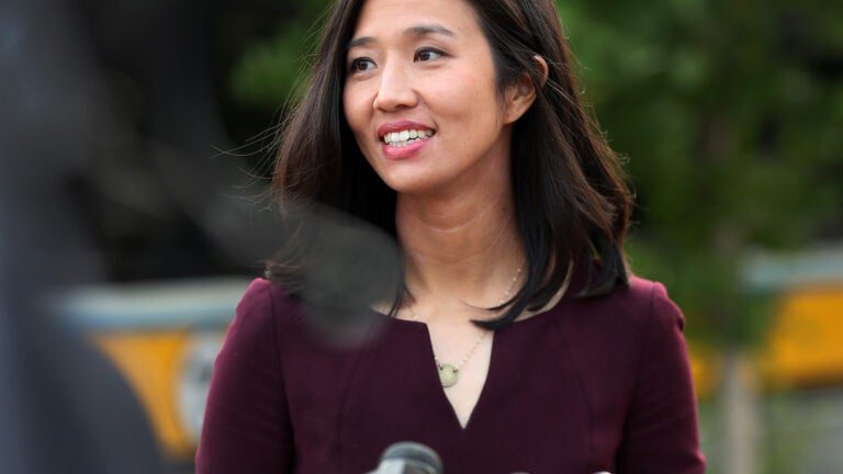 Coalición de líderes legislativos apoya a Michelle Wu para alcaldesa