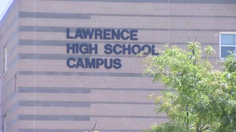 «Nuestros estudiantes están en crisis», dice superintendente escolar de Lawrence tras peleas