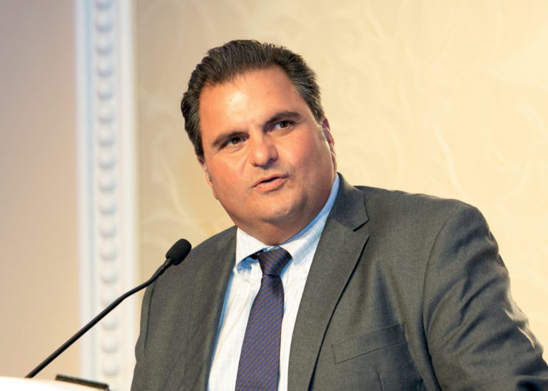 Everett: Alcalde DeMaria gana elecciones y llega a su sexto mandato