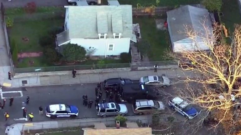 Tres policías heridos y un sospechoso muerto tras enfrentamiento en Boston
