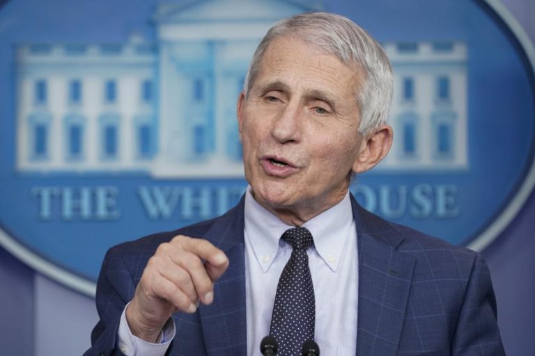 Fauci: ómicron podría ser menos peligrosa que delta
