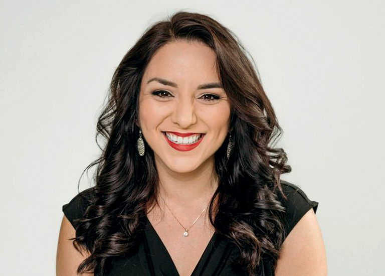 Contratan reconocida reportera bilingüe Bianca Beltrán