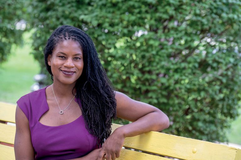 Concejal Lydia Edwards en una victoria histórica para el Senado