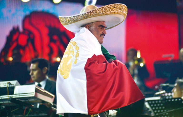 Muere «El Rey» Vicente Fernández