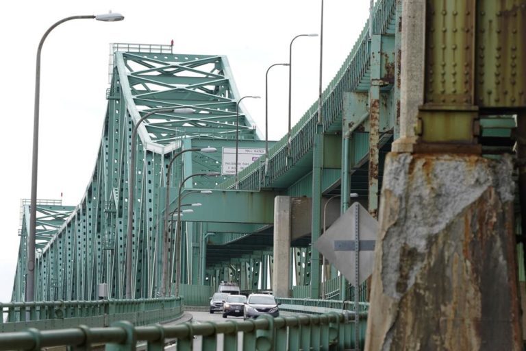 EEUU invierte 27.000 millones para reparar 15.000 puentes