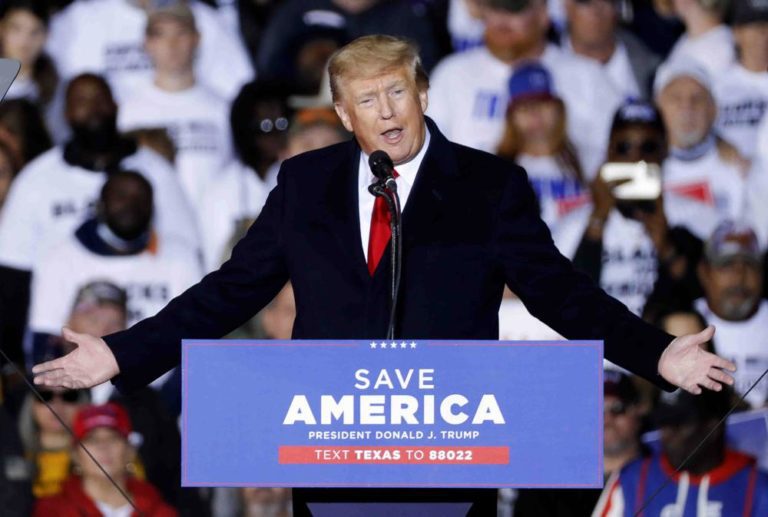 Trump plantea indultar a atacantes del Capitolio