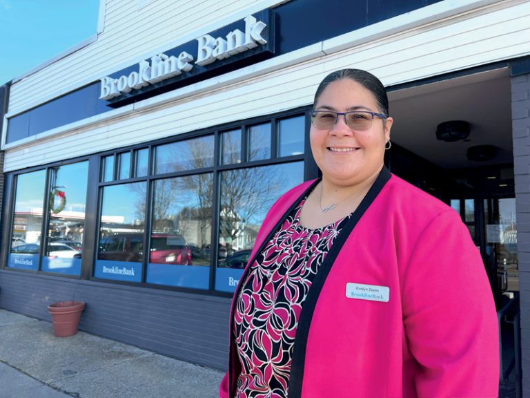 Evelyn Zayas nueva Manager de Brookline Bank