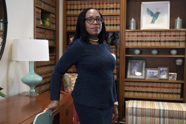 Biden nombrará a Ketanji Brown Jackson a la Corte Suprema