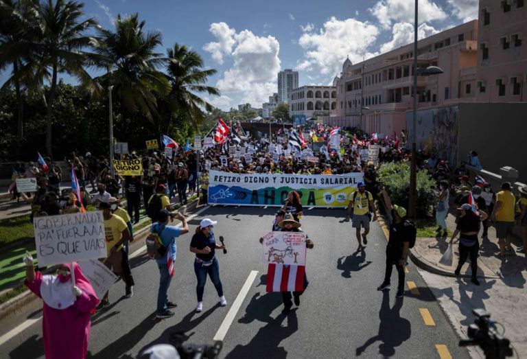 Crecen las protestas por mejoras salariales en Puerto Rico