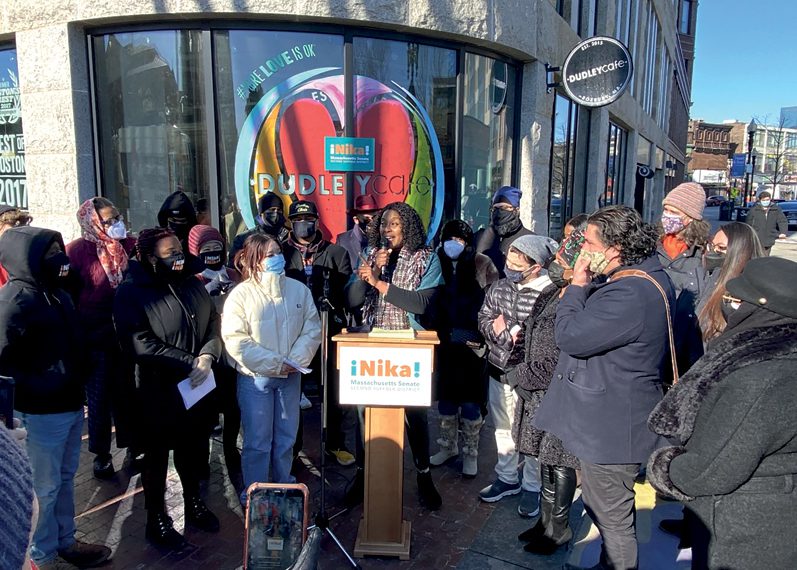 Nika Elugardo en campaña por asiento en el Senado estatal 1 20 Nikarepresentante1