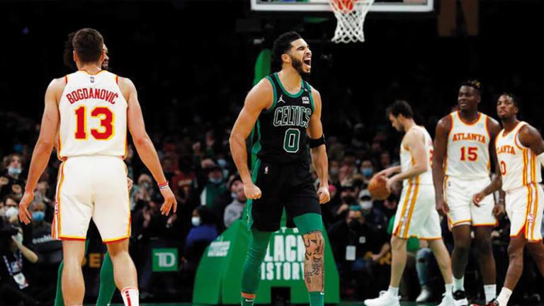Celtics reaccionan e hilvanan ocho triunfos a vencer a Hawks