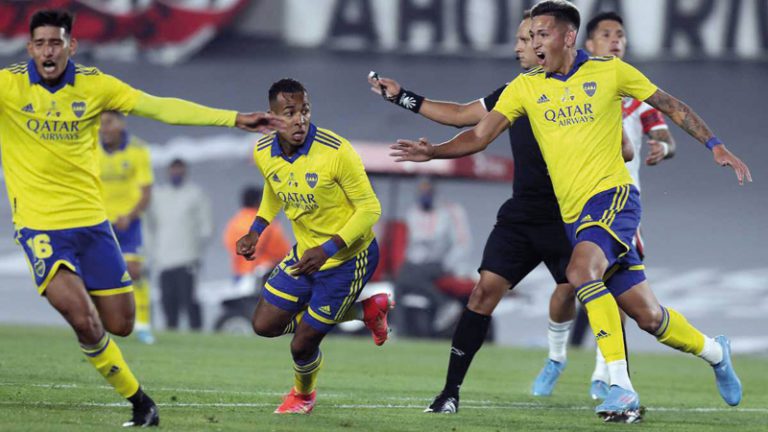 Con gol de colombiano Boca le ganó a River