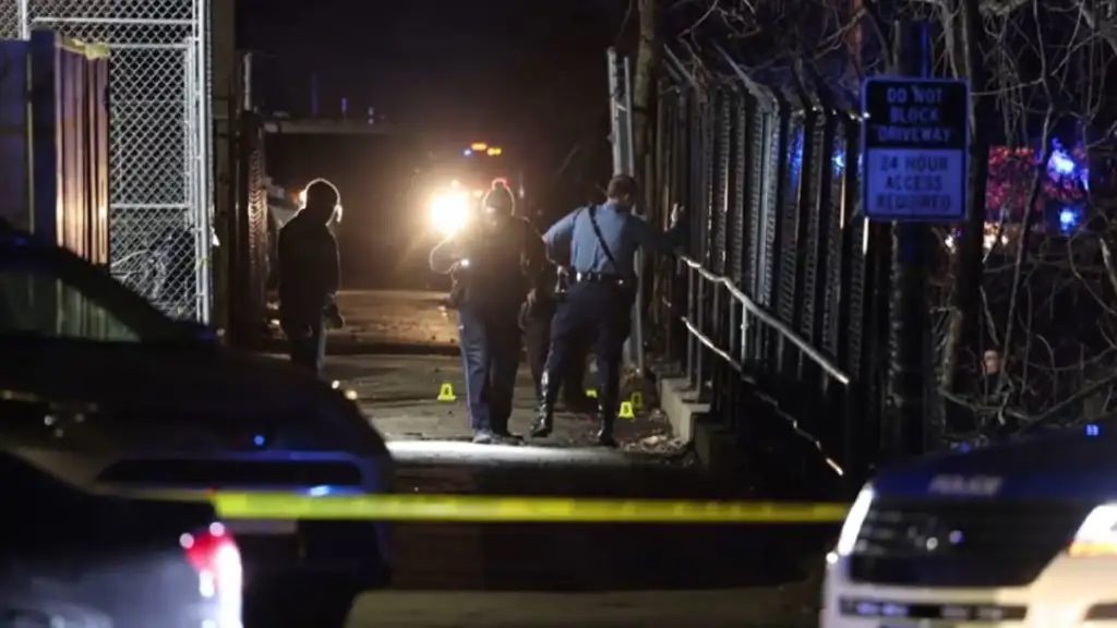 Hombre grave tras ser baleado por policías de Boston 1 bpd shootout