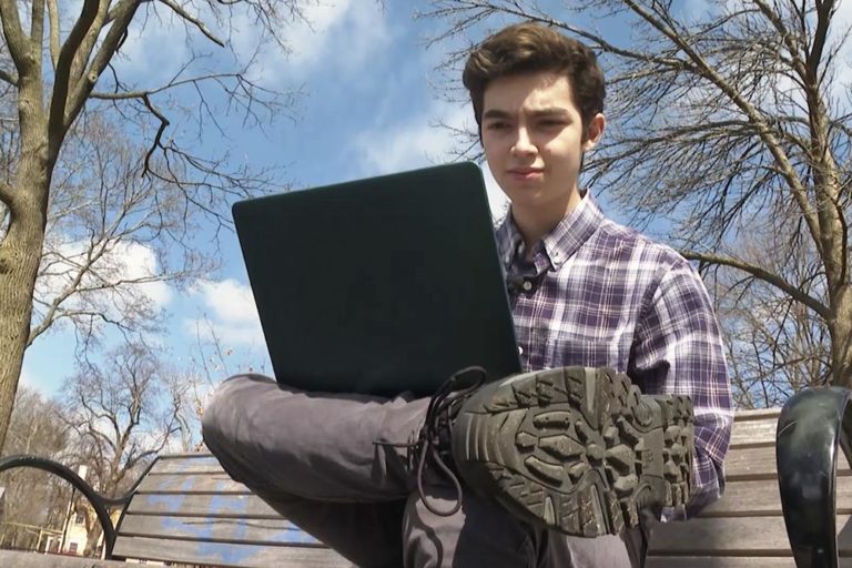 Web de estudiantes de Harvard ayuda a refugiados ucranianos