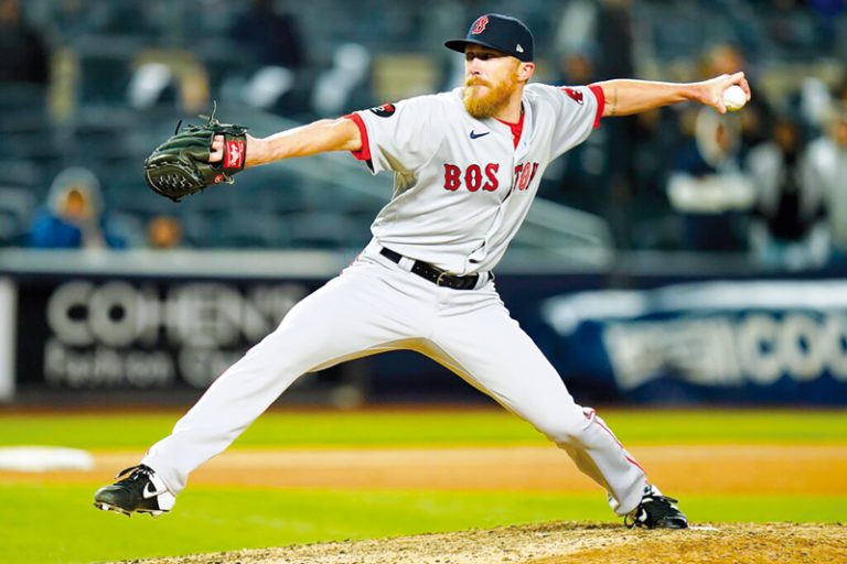 Con jonrón de Dalbec, Red Sox evita barrida ante Yankees