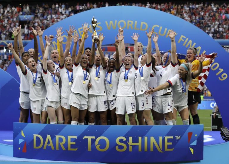 Las selecciones de fútbol de EEUU ganarán lo mismo