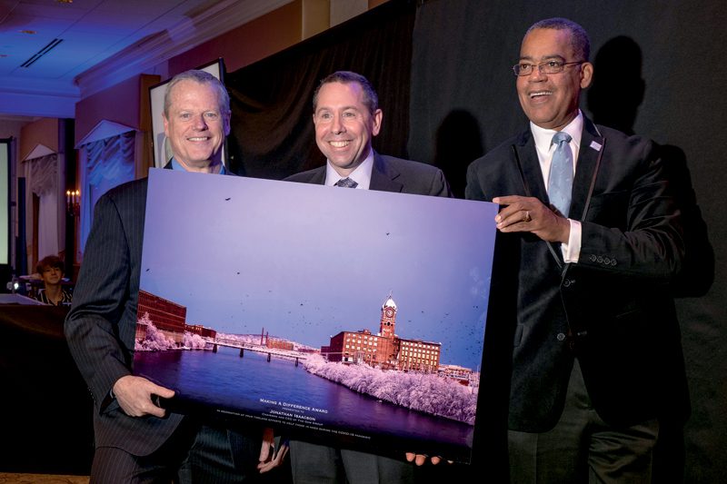 Isaacson recibe el más alto honor de GLFHC 1 21 Greater Lawrence Isaacson Award