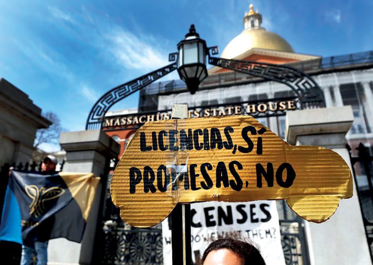 Indocumentados podrán solicitar licencias de conducir