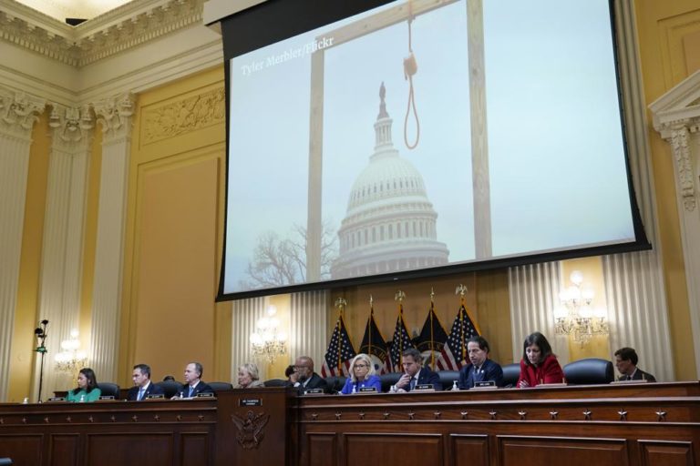 Comisión del 6 de enero culpa a Trump de “intento de golpe”