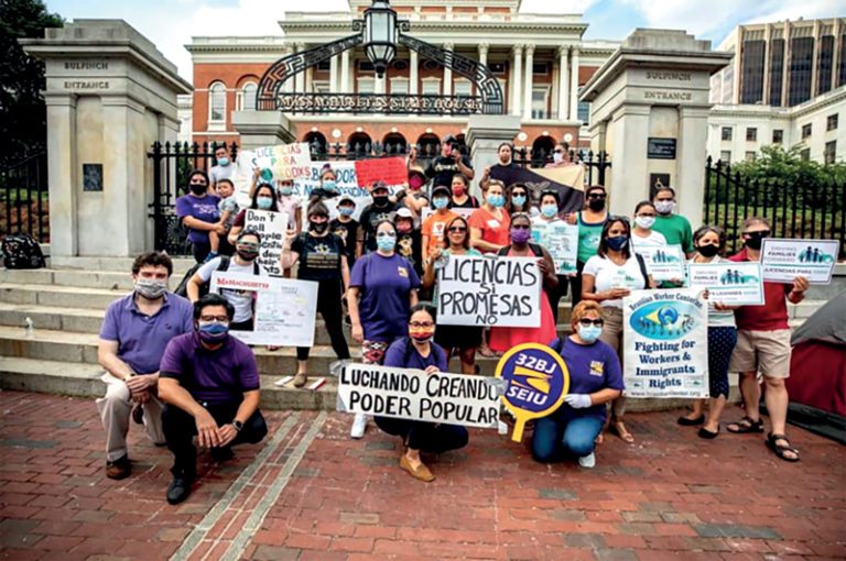 Histórica ley: Indocumentados podrán manejar sin temor