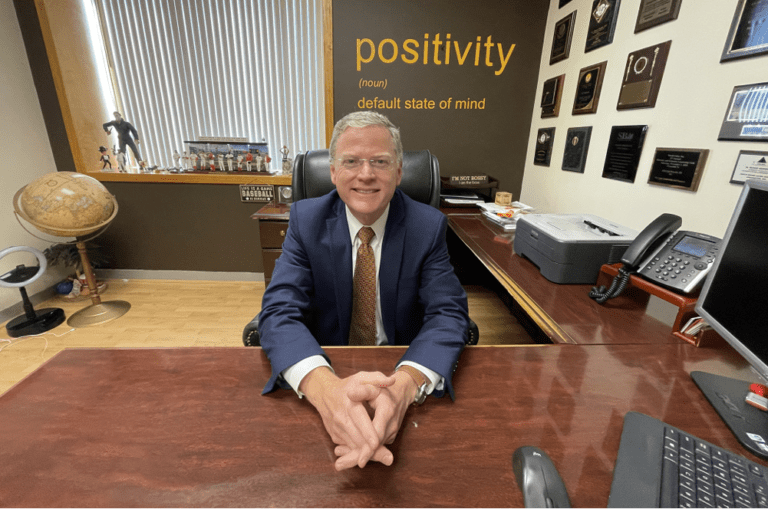 Gubernatorial Candidate  Visits El Mundo Boston
