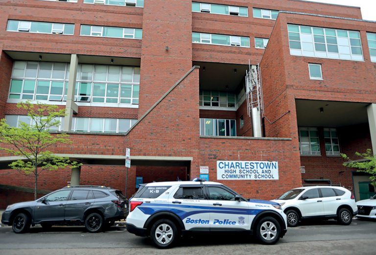 Demandan acción por violencia en las escuelas