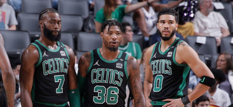 Los Celtics inician otro histórico viaje