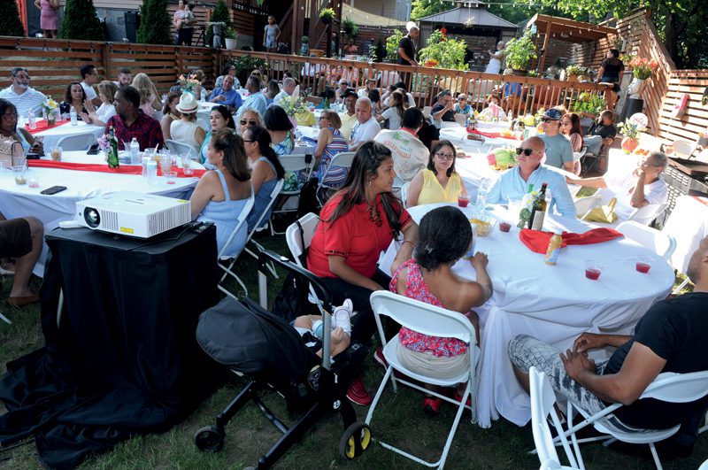 16y17 Centrales Familia Feliz 12