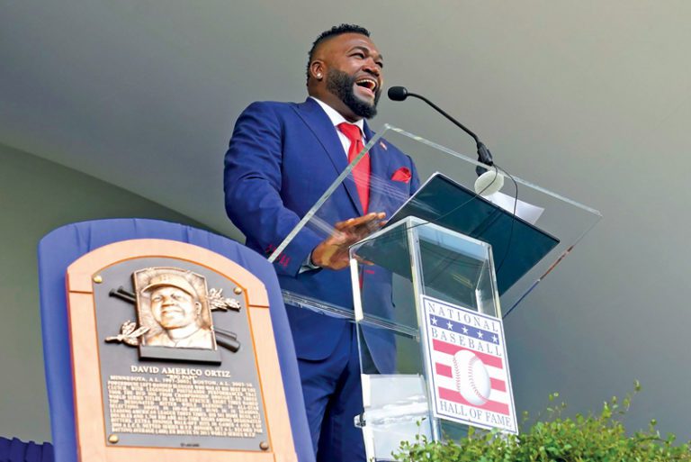 Latinos con Big Papi en el Salón de la Fama