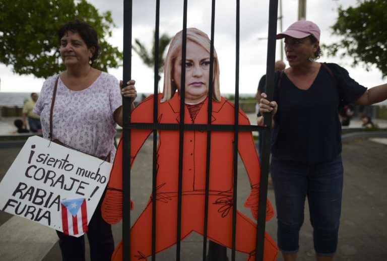 Arrestan a exgobernadora de Puerto Rico acusada de sobornos
