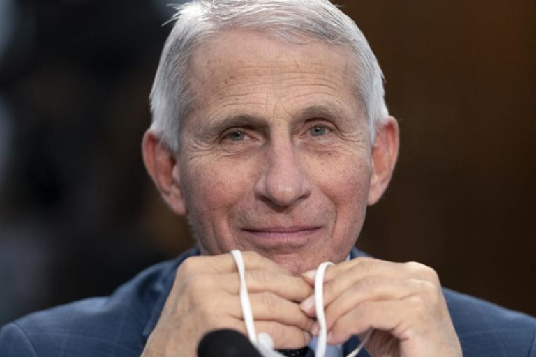 Fauci dice que se retirará en diciembre