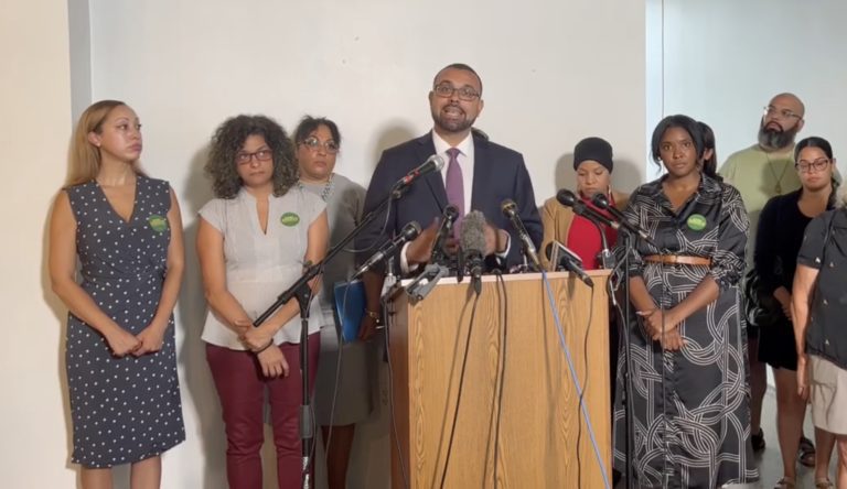 Ricardo Arroyo niega acusaciones de agresión sexual