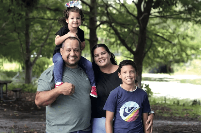 Miles de venezolanos quedan fuera de TPS y temen deportación