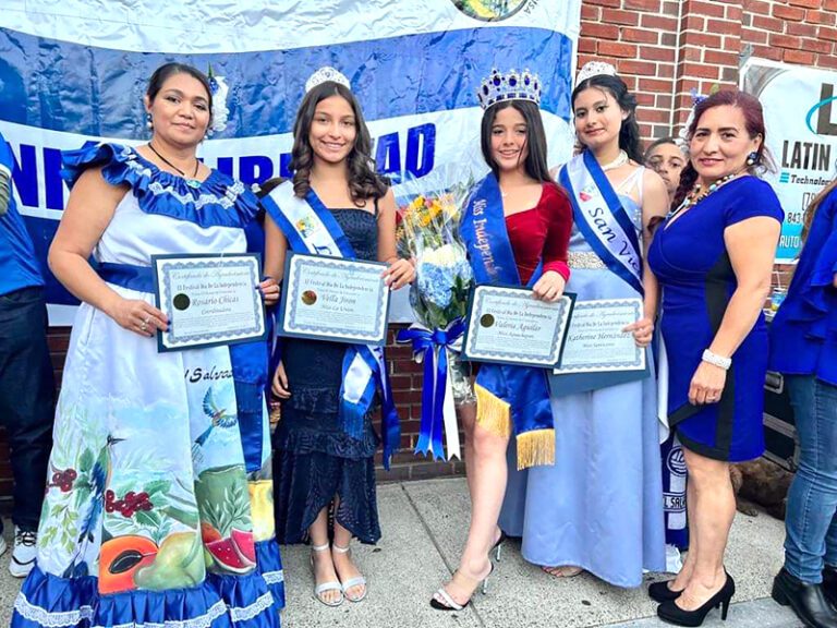 Nueva Reina Salvadoreña en Boston
