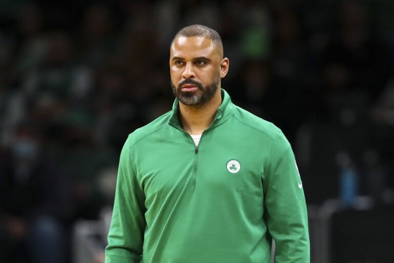 Suspenden a entrenador de los Celtics por toda la temporada
