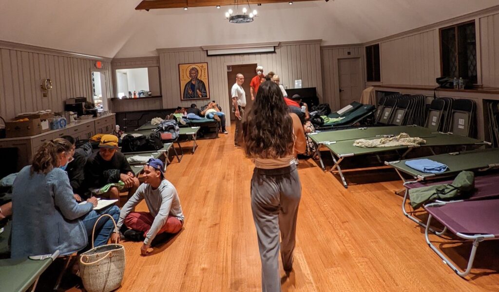 Decenas de migrantes venezolanos llegan a Massachusetts 3 FcqOVpDXkAArhgR