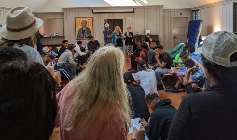 Decenas de migrantes venezolanos llegan a Massachusetts