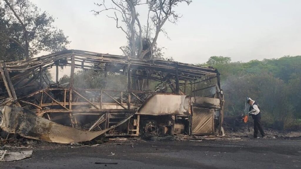 México: Suben a 20 los muertos por choque de camiones 1 Mexico Choque