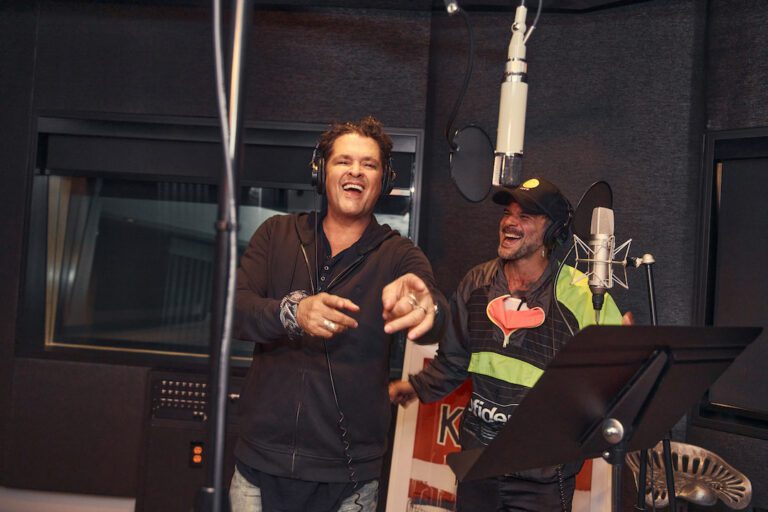 Carlos Vives, junto a Pedro Capó, lanza el video musical de “Pagamento