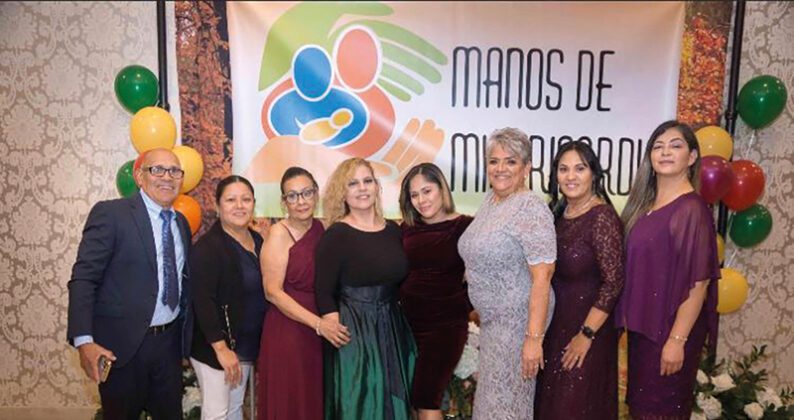 12 Manos de Misericordia 12