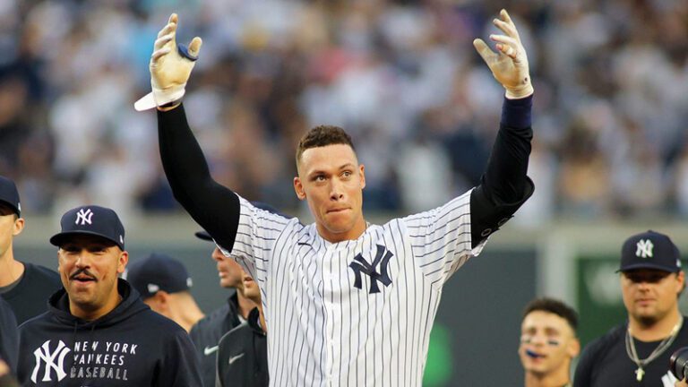 Aaron iguala histórico récord de Babe Ruth en Grandes Ligas