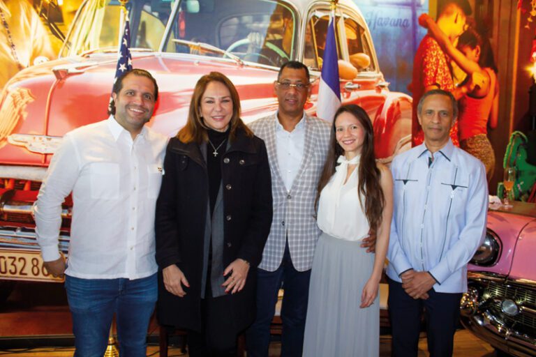 Ministra de Cultura dominicana de visita en Boston