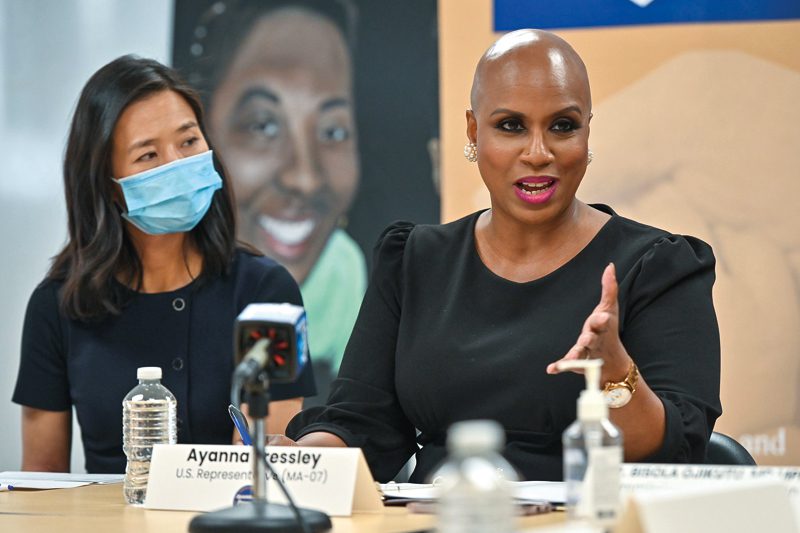$493,000 para abordar el racismo en la salud pública 1 8 Pressley Roundtable 1