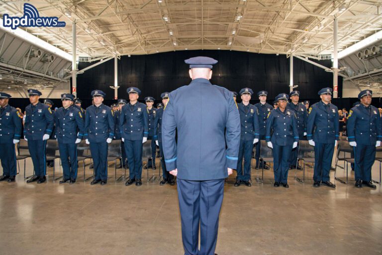 Nuevos policías latinos del Departamento de Policía de Boston