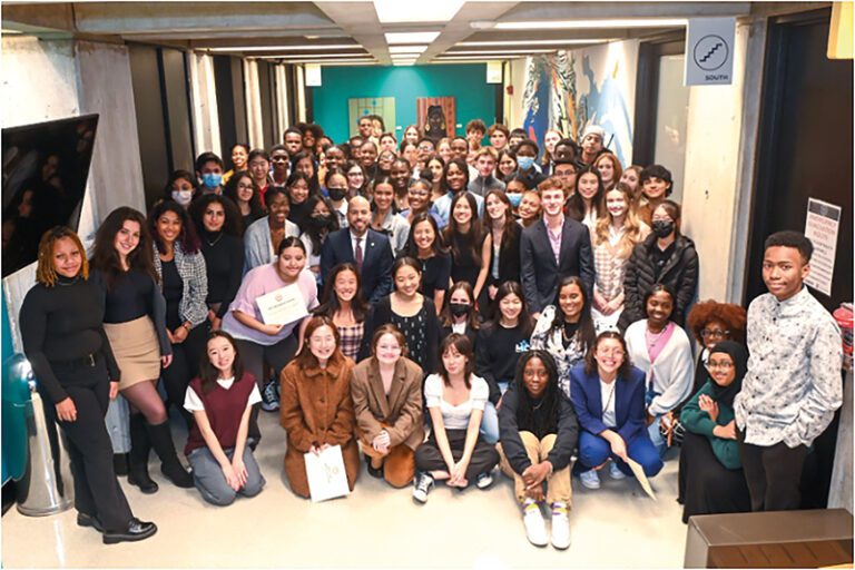 Alcadesa Wu juramenta Consejo de la Juventud