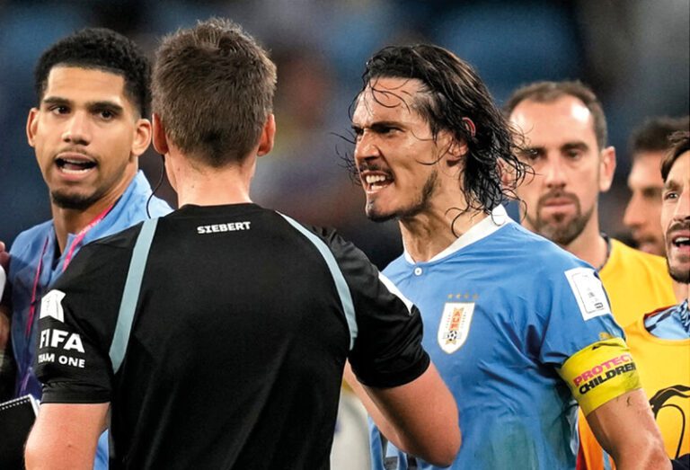 Uruguayos se fueron tumbando el Var