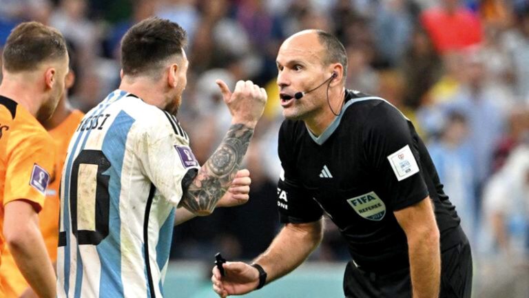 Mateu Lahoz, «El árbitro del amor»