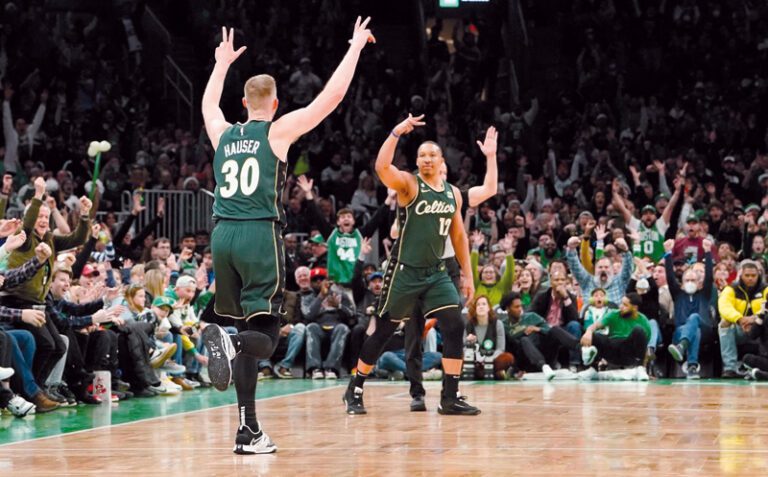 Los Celtics responden al desafío de los Bucks